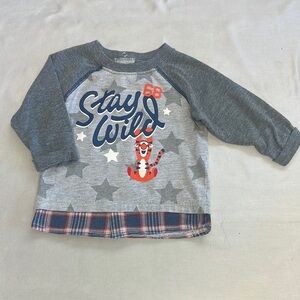 Disney - Gray Long Sleeve Tee with Tigger design